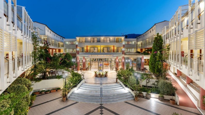 Hotel Hydramis Palace Beach Resort