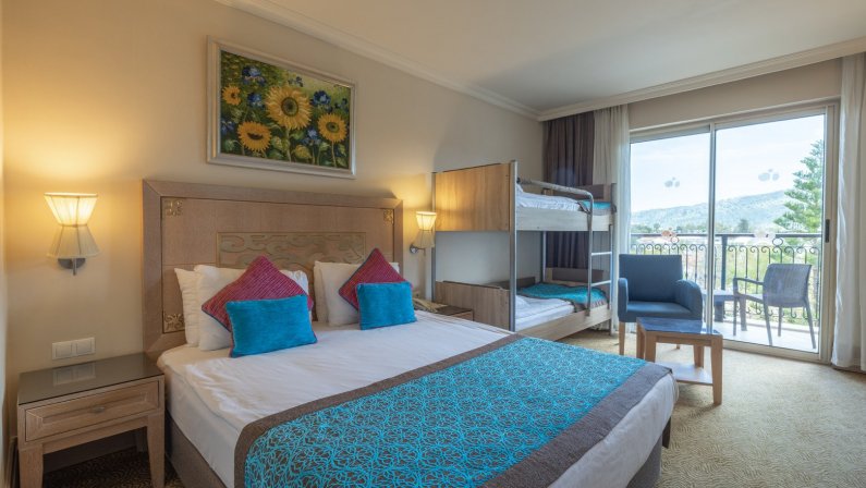 Crystal De Luxe Resort and Spa