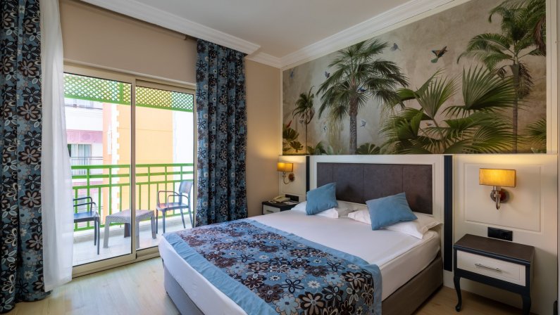 Crystal Paraiso Verde Resort and Spa