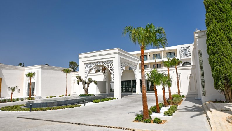 ONE RESORT PREMIUM