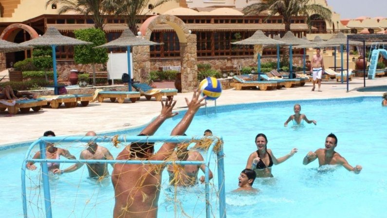 PROTELS CRYSTAL BEACH RESORT