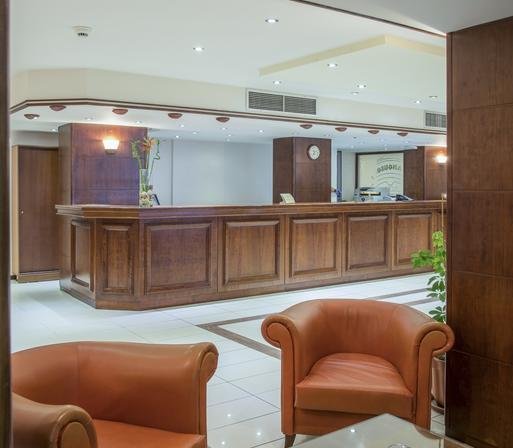 Manousos City Hotel