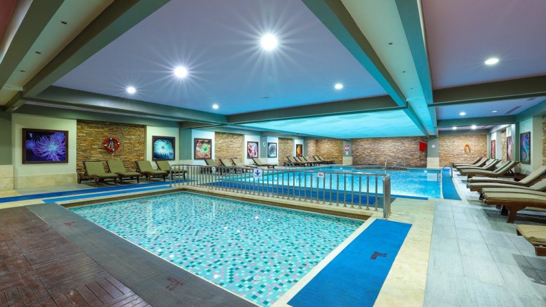 Crystal De Luxe Resort and Spa