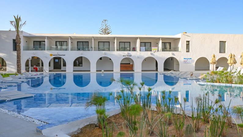 ONE RESORT PREMIUM
