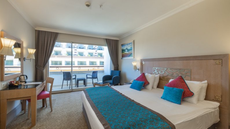 Crystal De Luxe Resort and Spa