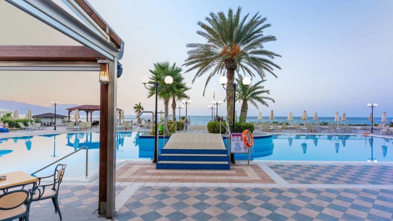Hotel Hydramis Palace Beach Resort