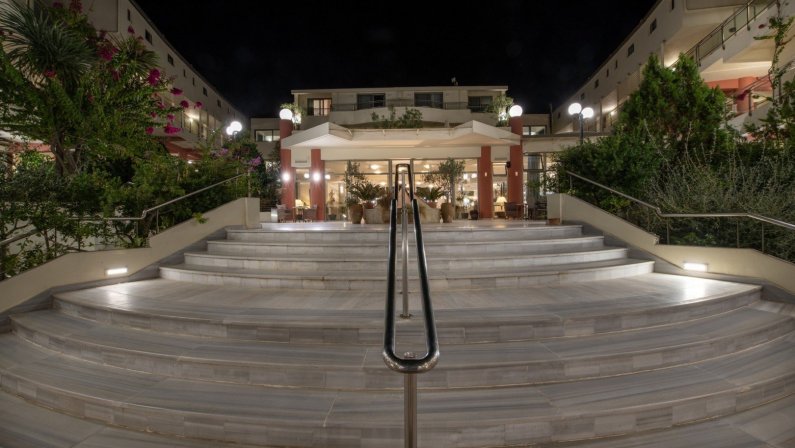 Hotel Hydramis Palace Beach Resort