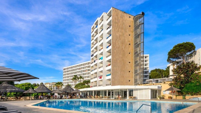 Vibra Beverly Playa Hotel