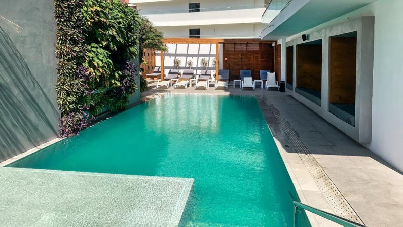 Manousos City Hotel