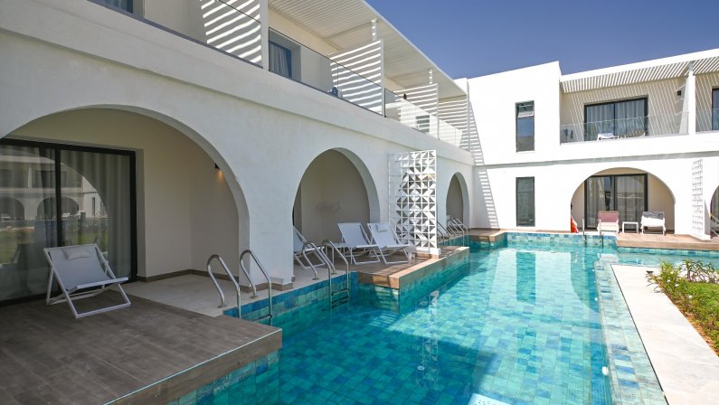 ONE RESORT PREMIUM