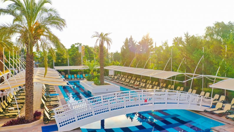 Crystal De Luxe Resort and Spa