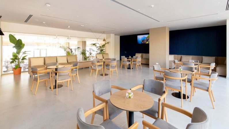 Hotel AMR