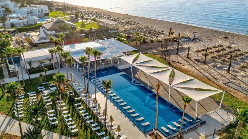 ONE RESORT PREMIUM