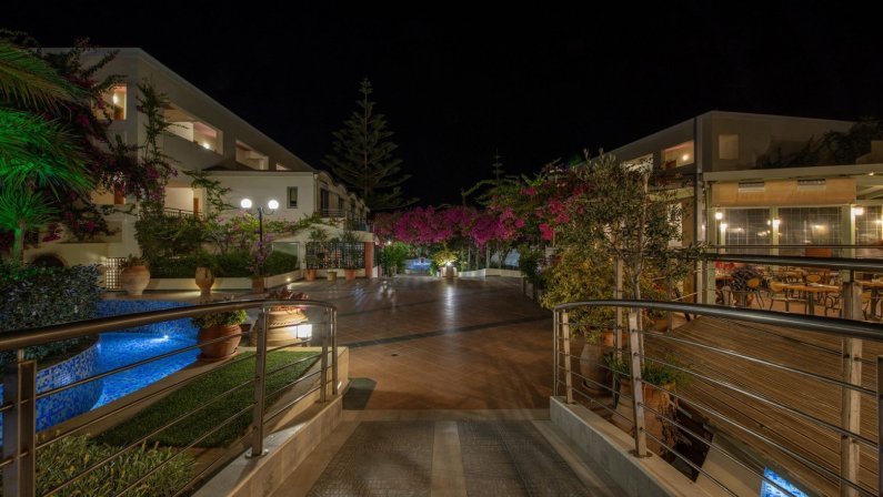 Hotel Hydramis Palace Beach Resort