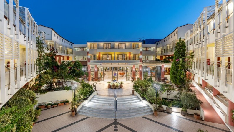 Hotel Hydramis Palace Beach Resort