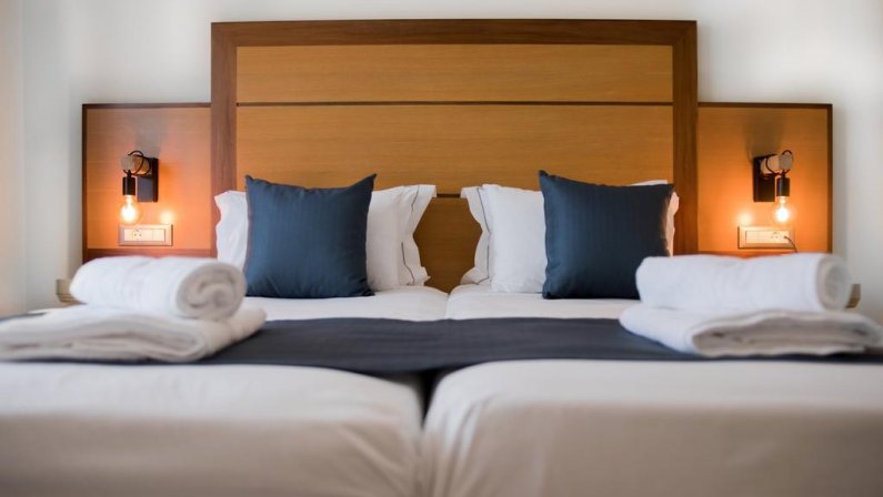 Manousos City Hotel