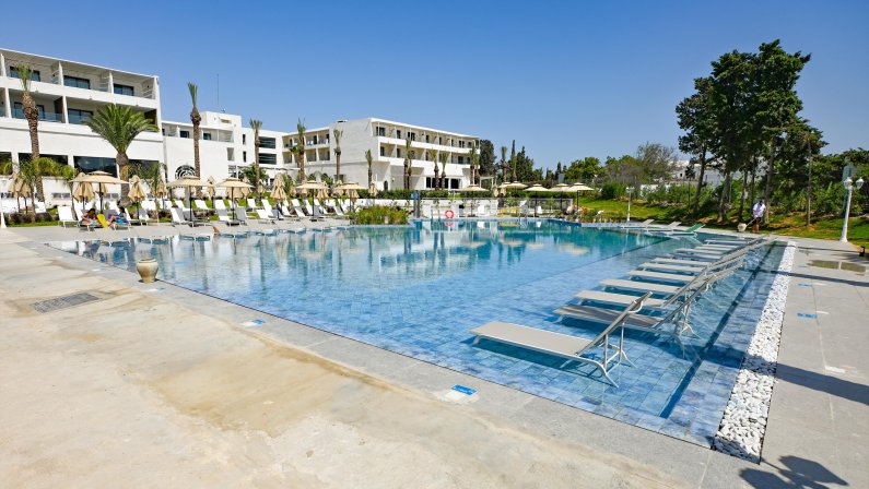 ONE RESORT PREMIUM